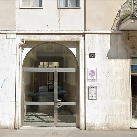I Livin - Via Rosmini, 8 * Mailand